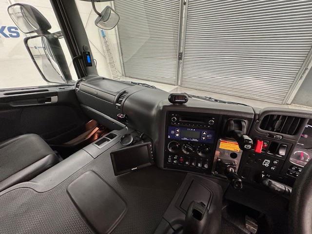 Scania P370 8×4 Sleeper Cab Tipper Manual
