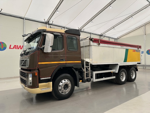Volvo FM9 300 6×4 Sleeper Cab Tipper Manual