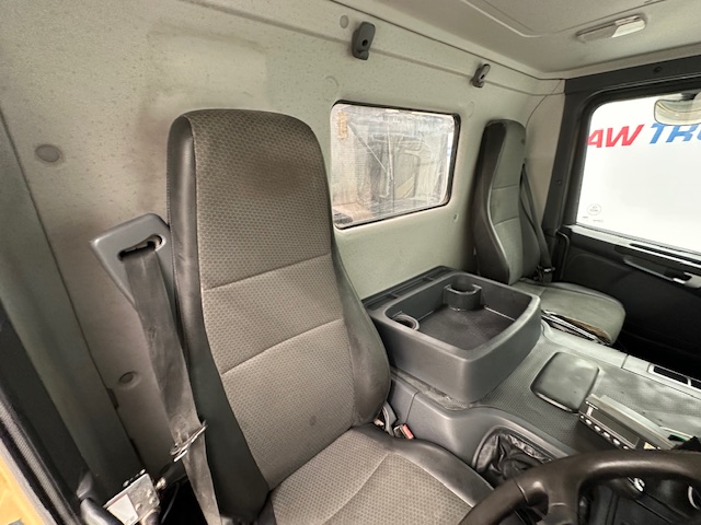 Scania P400 8×4 Day Cab Bulk Tipper Manual