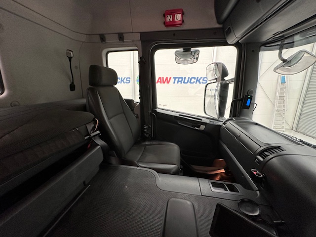 Scania P370 8×4 Sleeper Cab Tipper Manual