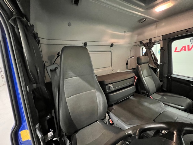 Scania P370 8×4 Sleeper Cab Tipper Manual