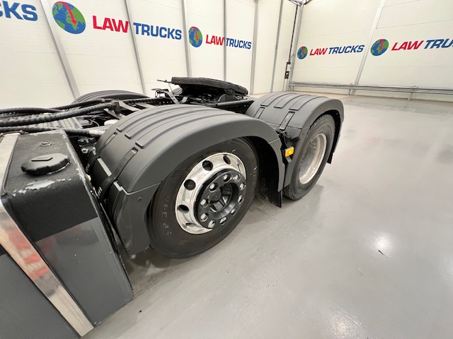 Volvo FH 500 6×2 Midlift Tractor Unit