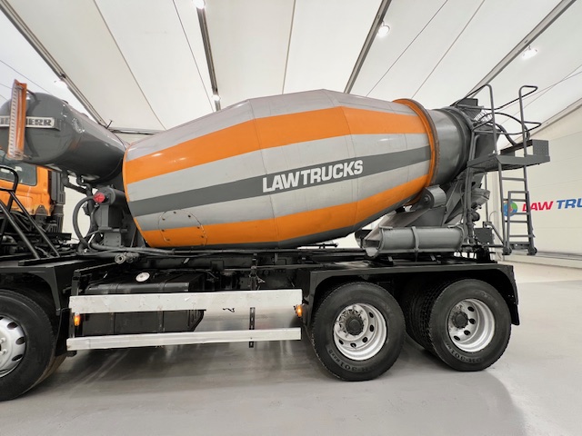 Hino 700 3241 8×4 Cement Mixer