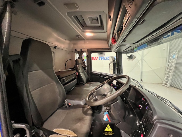 Scania P370 8×4 Sleeper Cab Tipper Manual