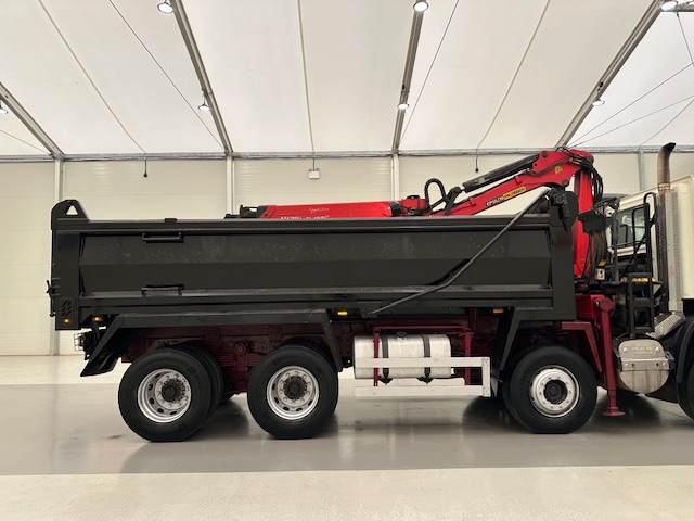 DAF CF85 410 8×4 Day Cab Steel Tipper Grab