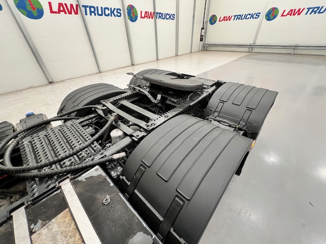 Volvo FH 500 6×2 Midlift Tractor Unit