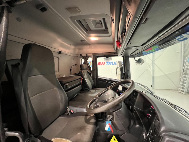 Scania P370 8×4 Sleeper Cab Tipper Manual