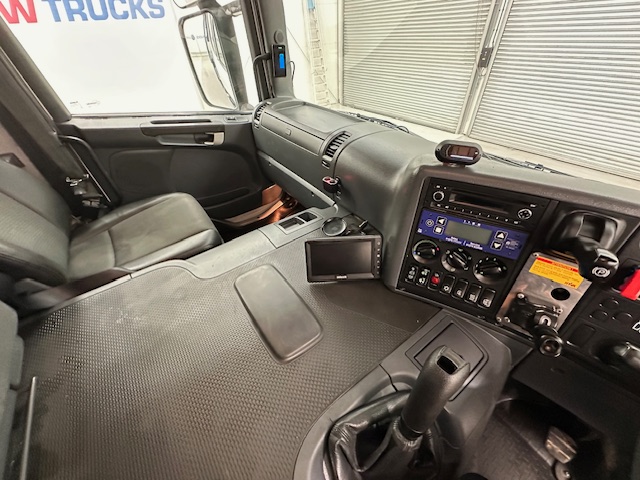 Scania P370 8×4 Sleeper Cab Tipper Manual