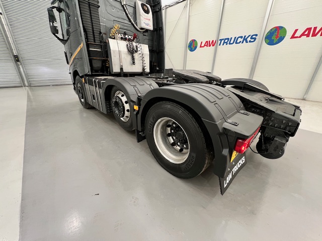 Volvo FH 500 6×2 Midlift Tractor Unit