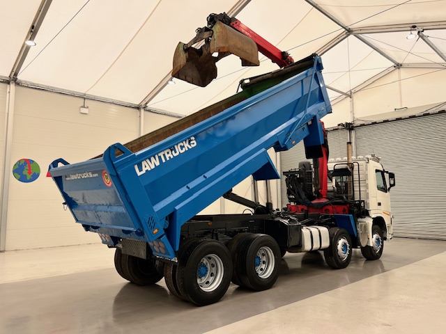 Volvo FM 460 8×4 Steel Tipper Grab