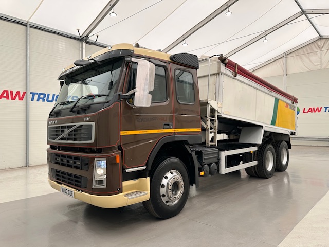 Volvo FM9 300 6×4 Sleeper Cab Tipper Manual