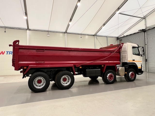 Volvo FMX 380 8×4 Day Cab Steel Tipper