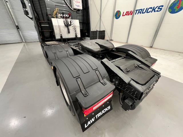 Volvo FH 500 6×2 Midlift Tractor Unit