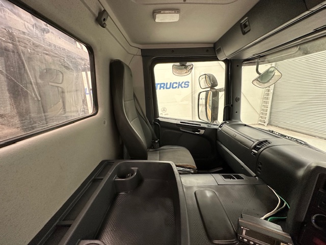 Scania P400 8×4 Day Cab Bulk Tipper Manual