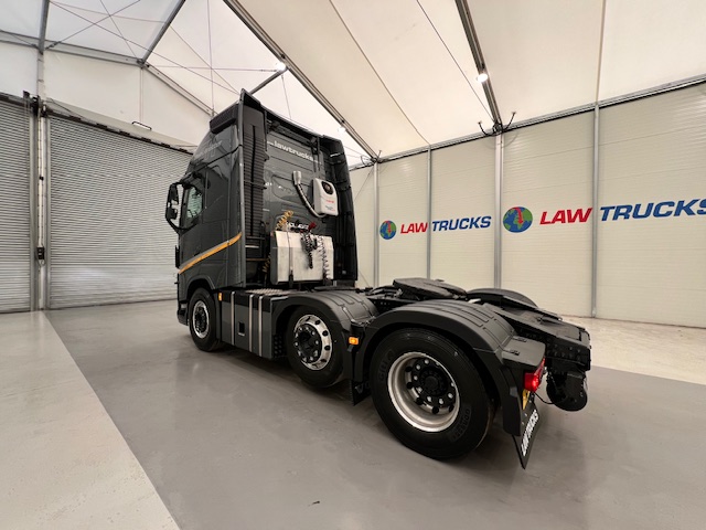 Volvo FH 500 6×2 Midlift Tractor Unit