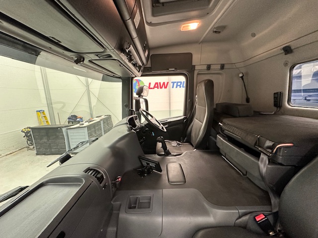 Scania P370 8×4 Sleeper Cab Tipper Manual