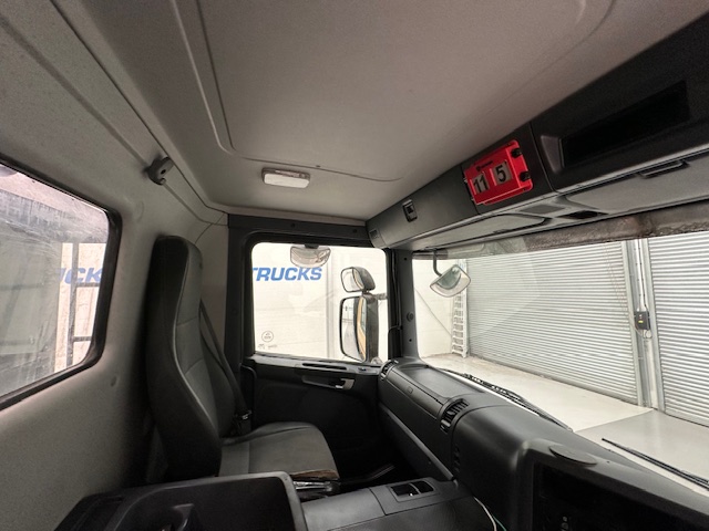 Scania P400 8×4 Day Cab Bulk Tipper Manual