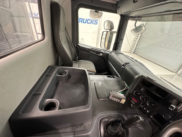 Scania P400 8×4 Day Cab Bulk Tipper Manual