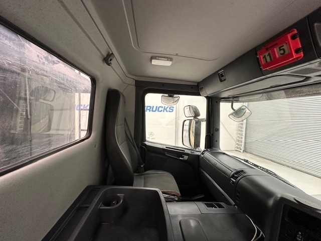 Scania P400 8×4 Day Cab Bulk Tipper Manual