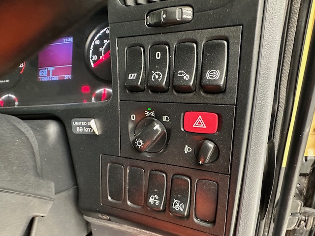 Scania P400 8×4 Day Cab Bulk Tipper Manual