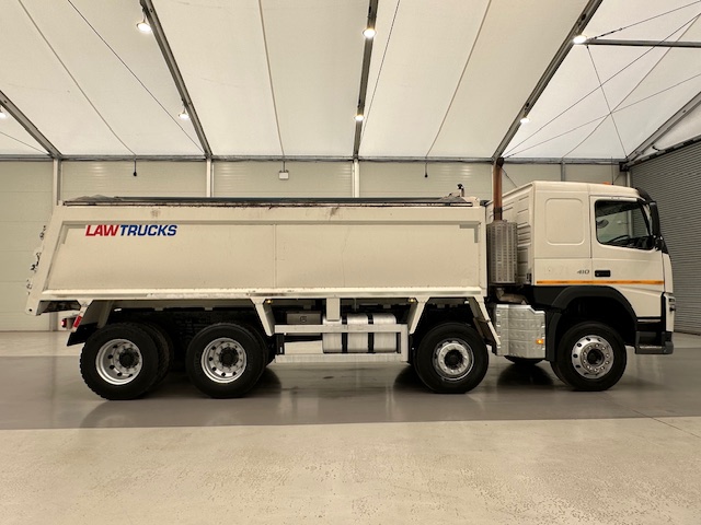 Volvo FM 410 8×4 Sleeper Cab Tar Spec Tipper