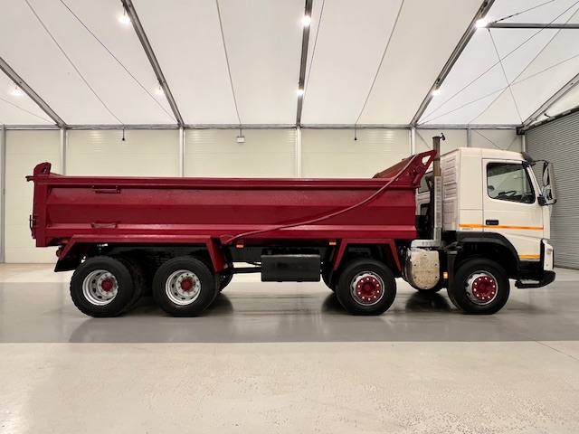 Volvo FMX 380 8×4 Day Cab Steel Tipper