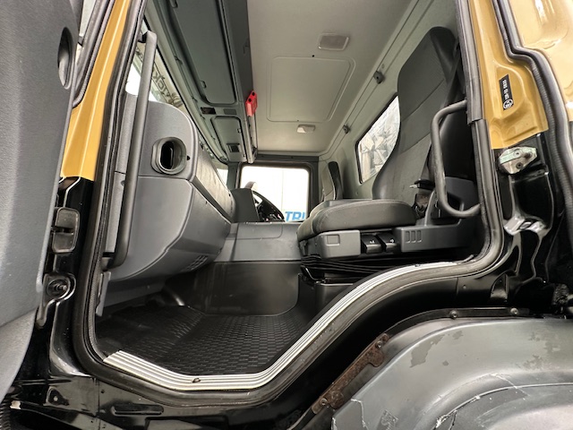 Scania P400 8×4 Day Cab Bulk Tipper Manual