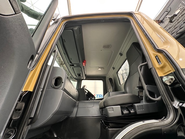 Scania P400 8×4 Day Cab Bulk Tipper Manual