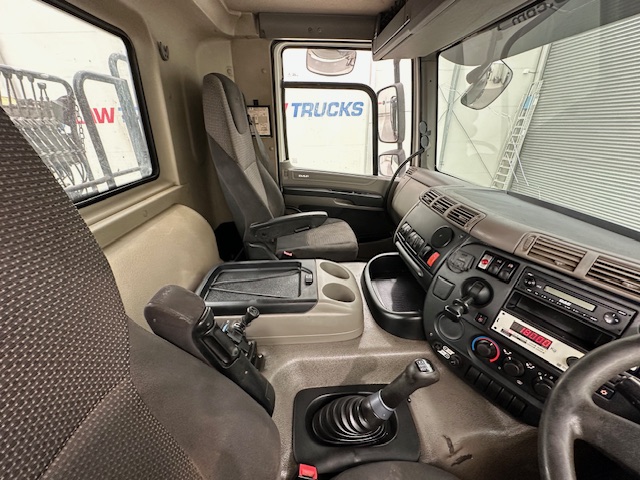 DAF CF85 410 8×4 Day Cab Steel Tipper Grab