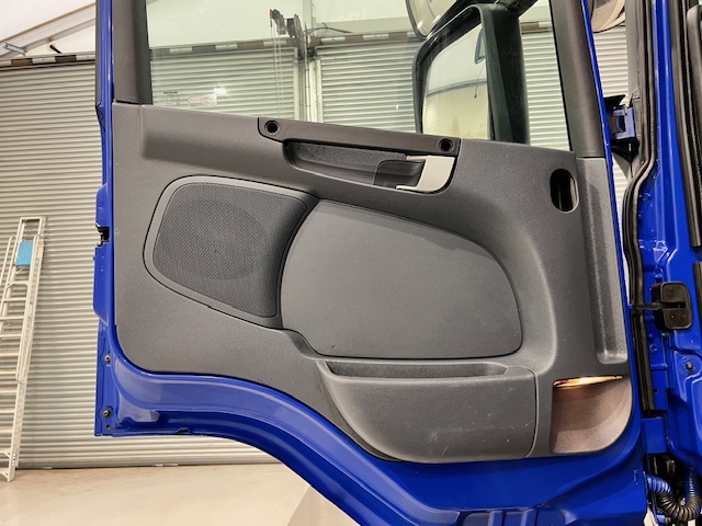 Scania P370 8×4 Sleeper Cab Tipper Manual