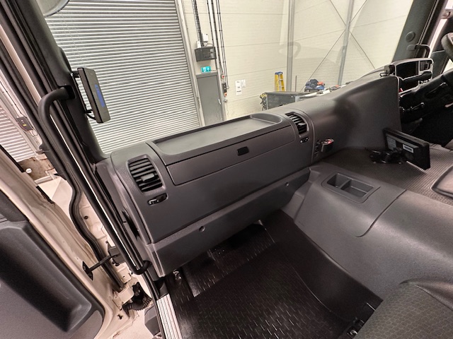 Scania P370 8×4 Sleeper Cab Tipper Manual