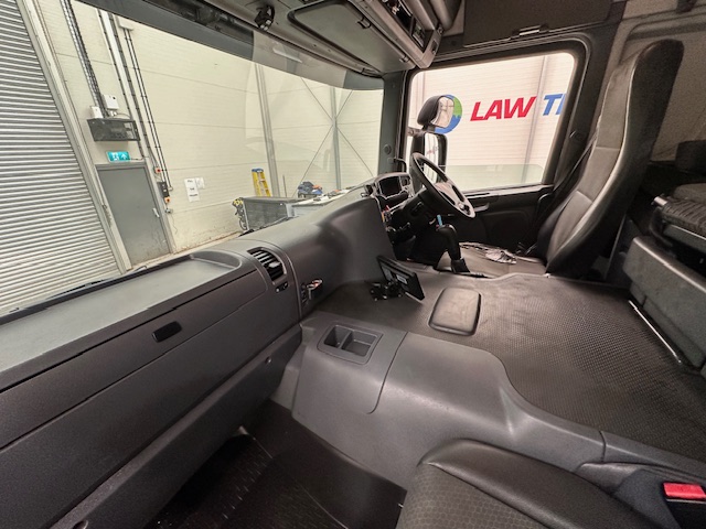 Scania P370 8×4 Sleeper Cab Tipper Manual