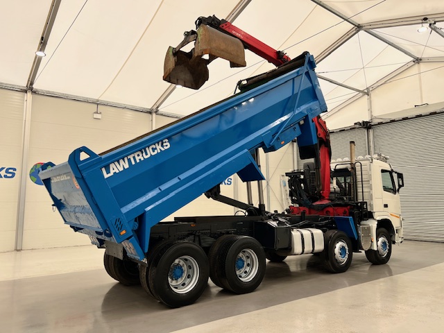 Volvo FM 460 8×4 Steel Tipper Grab