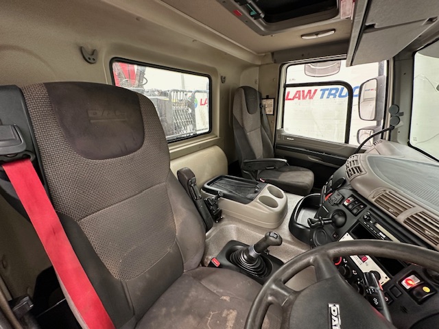 DAF CF85 410 8×4 Day Cab Steel Tipper Grab