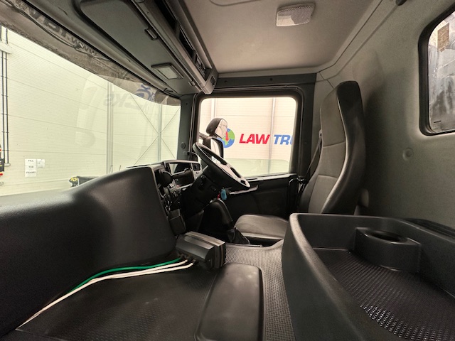 Scania P400 8×4 Day Cab Bulk Tipper Manual