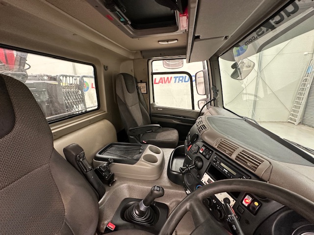 DAF CF85 410 8×4 Day Cab Steel Tipper Grab