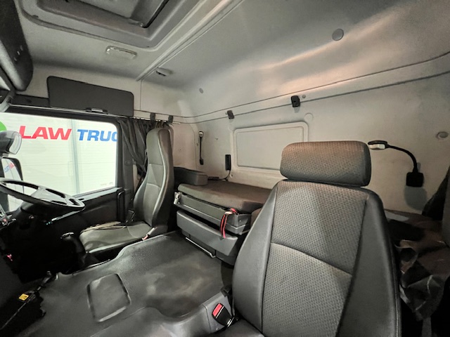 Scania P370 8×4 Sleeper Cab Tipper Manual