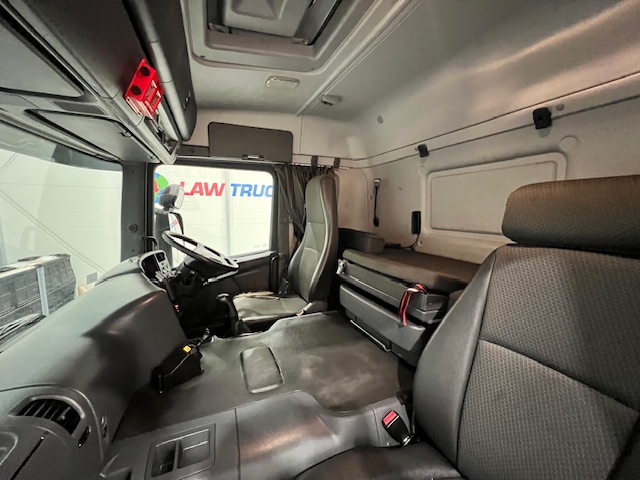 Scania P370 8×4 Sleeper Cab Tipper Manual