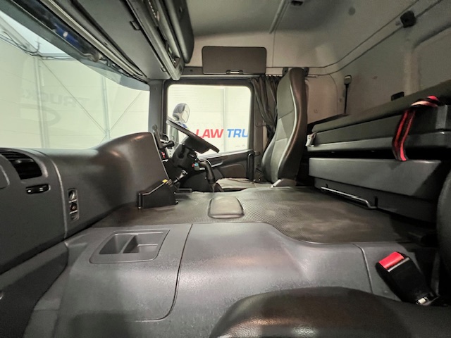 Scania P370 8×4 Sleeper Cab Tipper Manual