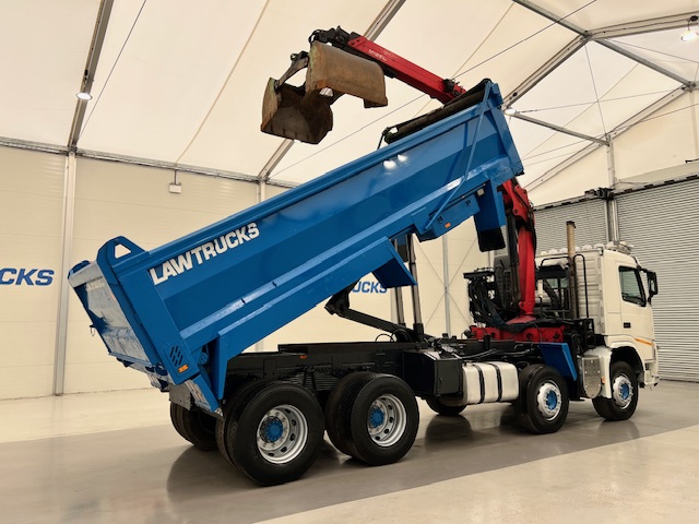 Volvo FM 460 8×4 Steel Tipper Grab