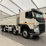 Volvo FM 410 8×4 Sleeper Cab Tar Spec Tipper - thumbnail