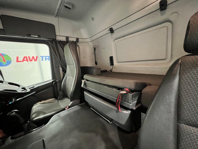 Scania P370 8×4 Sleeper Cab Tipper Manual