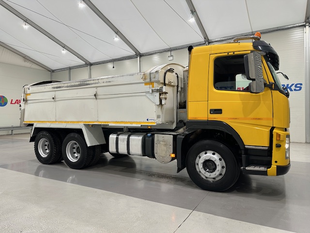 Volvo FM 300 6×4 Day Cab Tipper