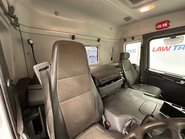 Scania P370 8×4 Sleeper Cab Tipper Manual
