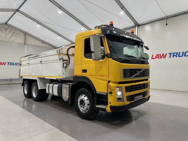 Volvo FM 300 6×4 Day Cab Tipper