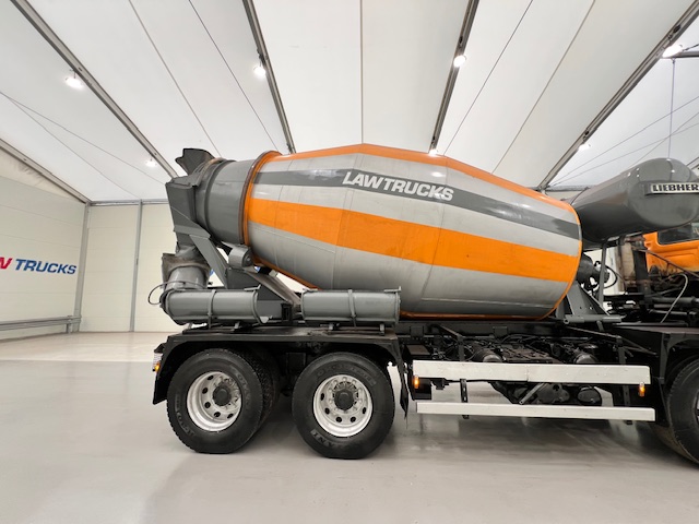 Hino 700 3241 8×4 Cement Mixer