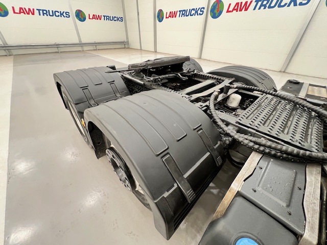 Volvo FH 500 6×2 Midlift Tractor Unit