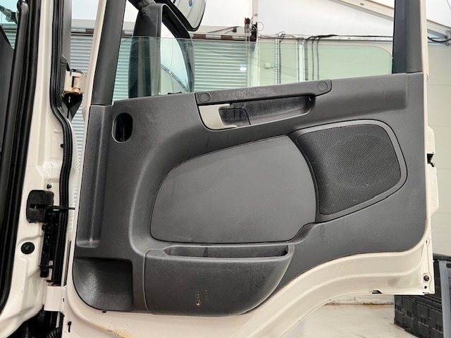 Scania P400 8×4 Sleeper Cab Steel Tipper
