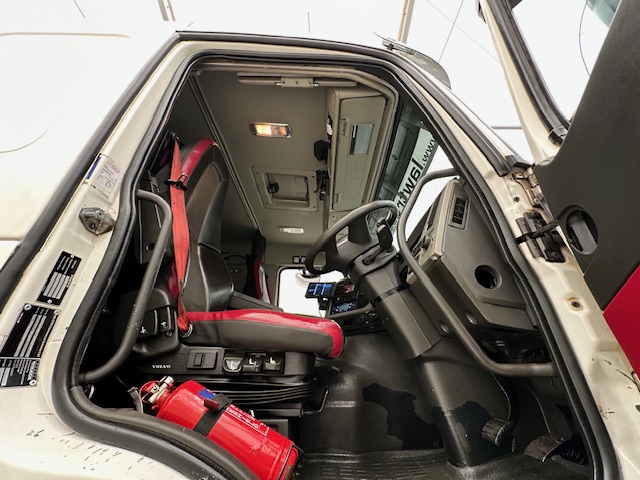 Volvo FM 410 8×4 Sleeper Cab Tar Spec Tipper