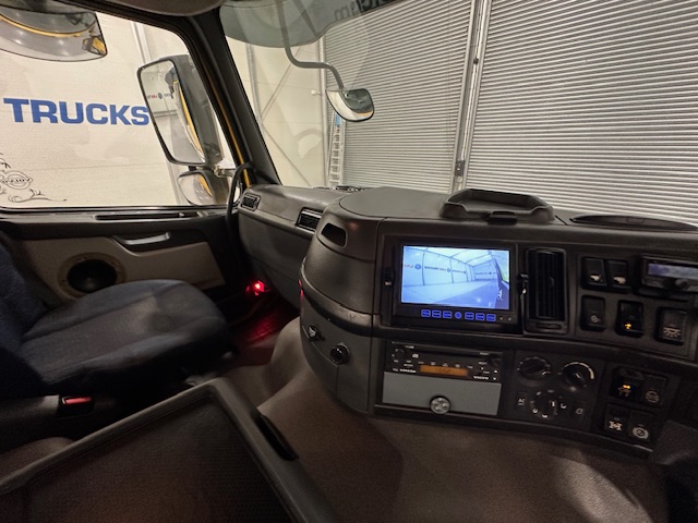 Volvo FM 300 6×4 Day Cab Tipper
